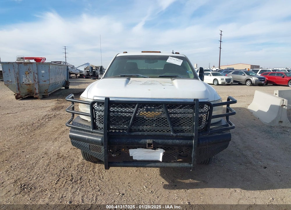 2011 CHEVROLET SILVERADO 3500HD LT VIN: 1GC5C0C81BZ252045