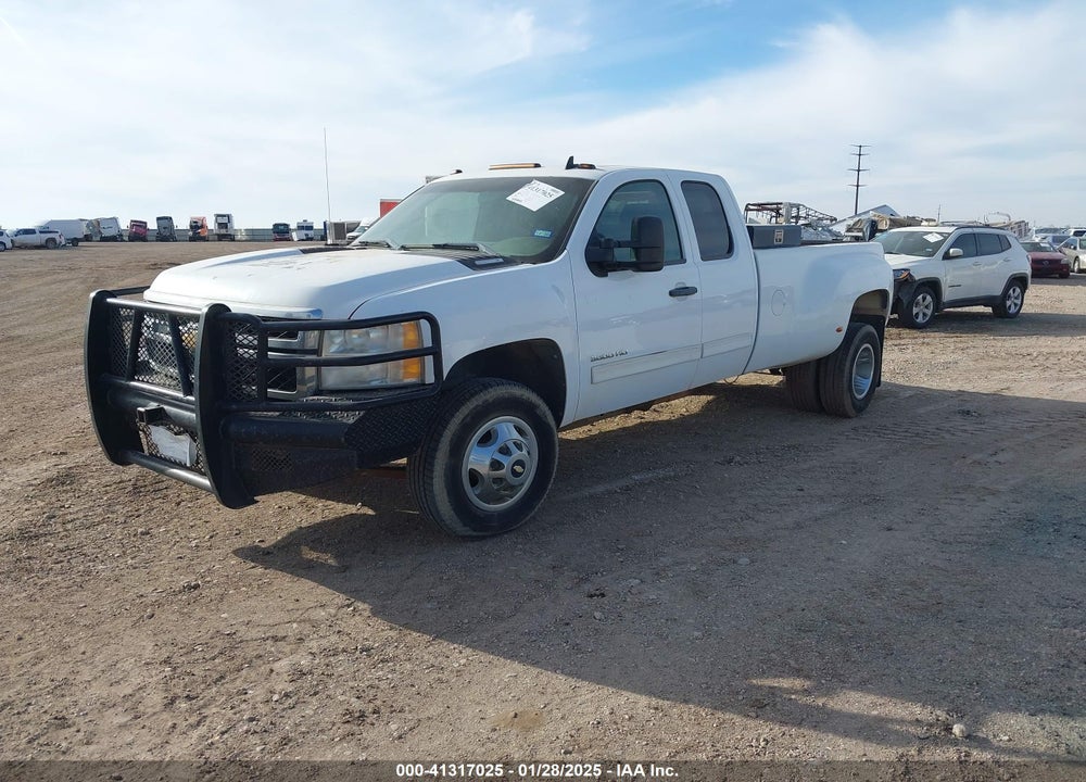 2011 CHEVROLET SILVERADO 3500HD LT VIN: 1GC5C0C81BZ252045
