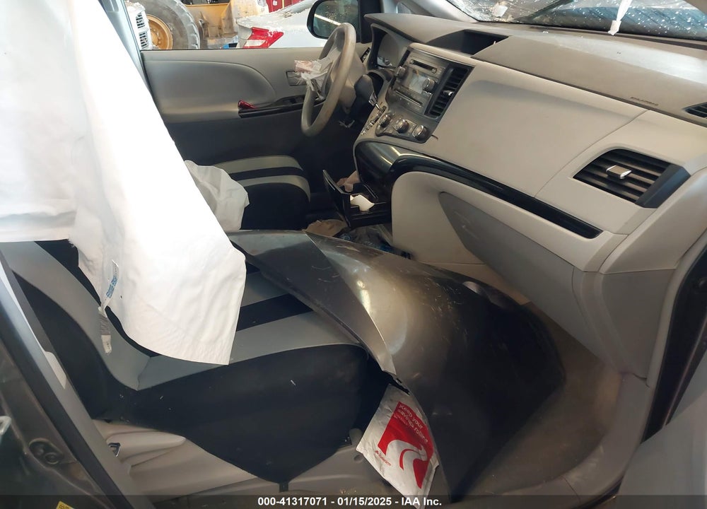 2012 TOYOTA SIENNA LE 8 PASSENGER VIN: 5TDKA3DC0CS012095