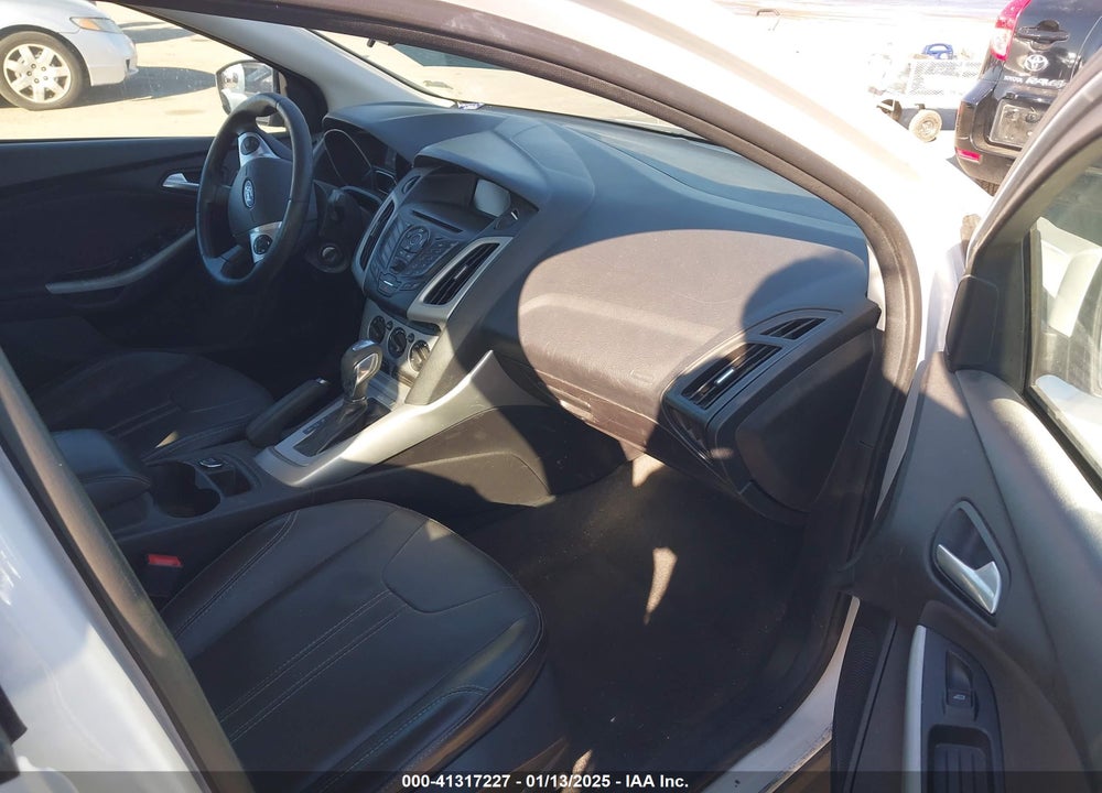 2014 FORD FOCUS VIN: 1FADP3F25EL327349