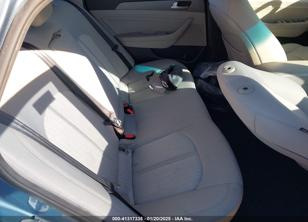 2016 HYUNDAI SONATA HYBRID VIN: KMHE24L17GA009029