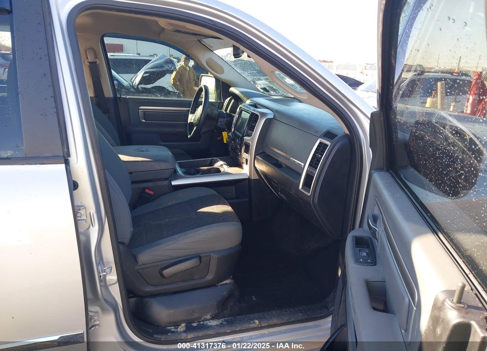 2016 RAM 1500 VIN: 3C6RR7LT9GG164145