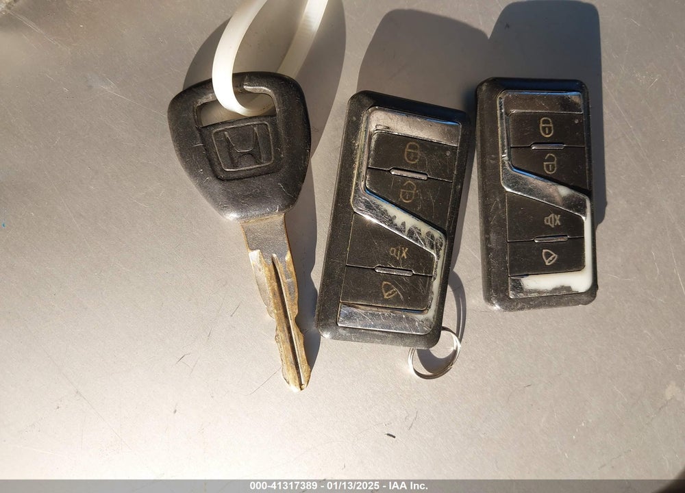 1998 HONDA ACCORD LX VIN: 1HGCG5648WA013177