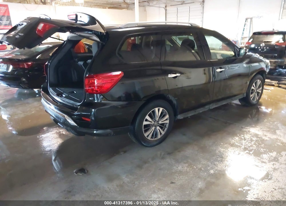 2017 NISSAN PATHFINDER SV VIN: 5N1DR2MM2HC667741