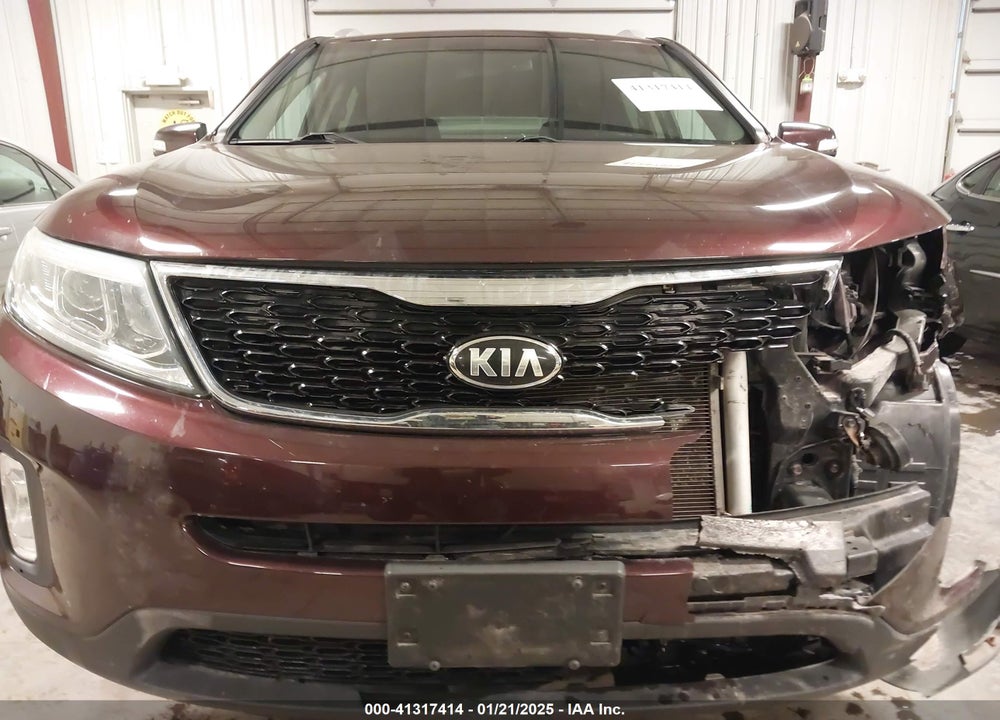 2015 KIA SORENTO LX V6 VIN: 5XYKT4A71FG642460