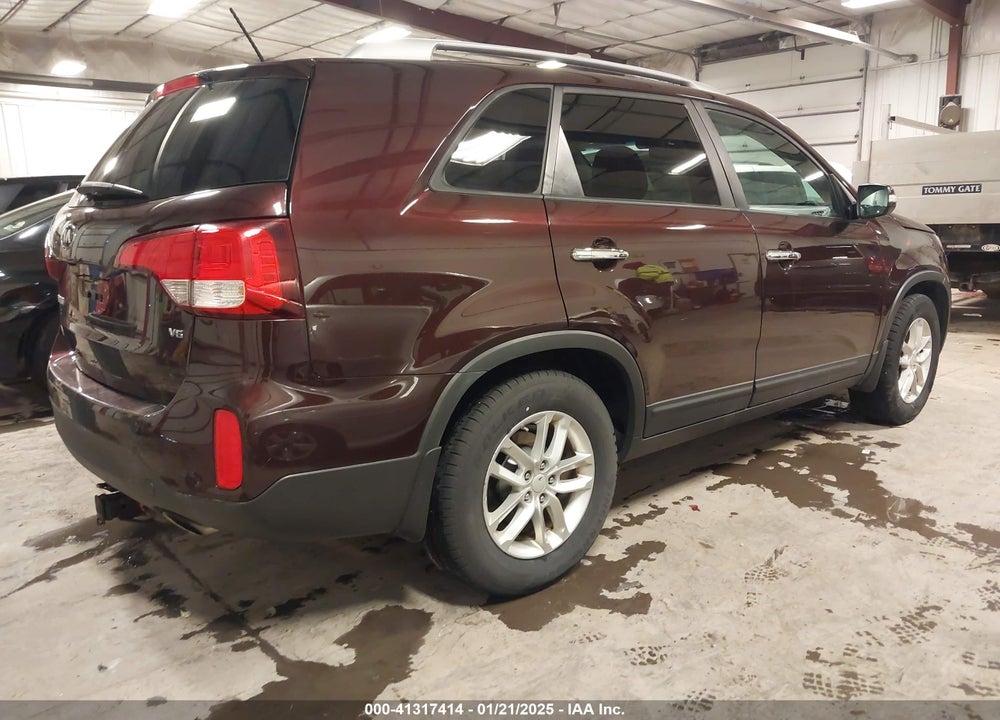 2015 KIA SORENTO LX V6 VIN: 5XYKT4A71FG642460