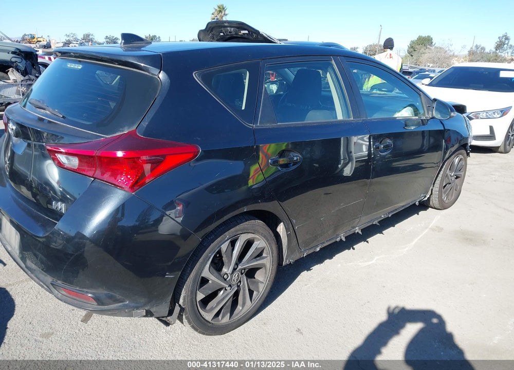 2018 TOYOTA COROLLA IM VIN: JTNKARJE4JJ557568