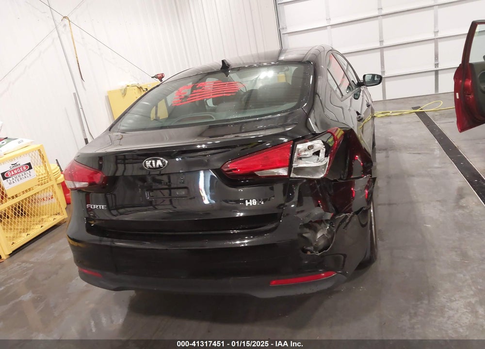 2017 KIA FORTE VIN: 3KPFL4A78HE011397