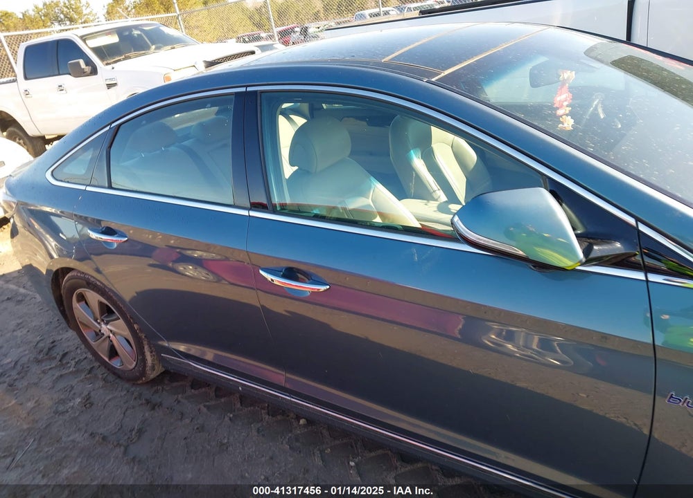 2016 HYUNDAI SONATA VIN: KMHE34L15GA008247