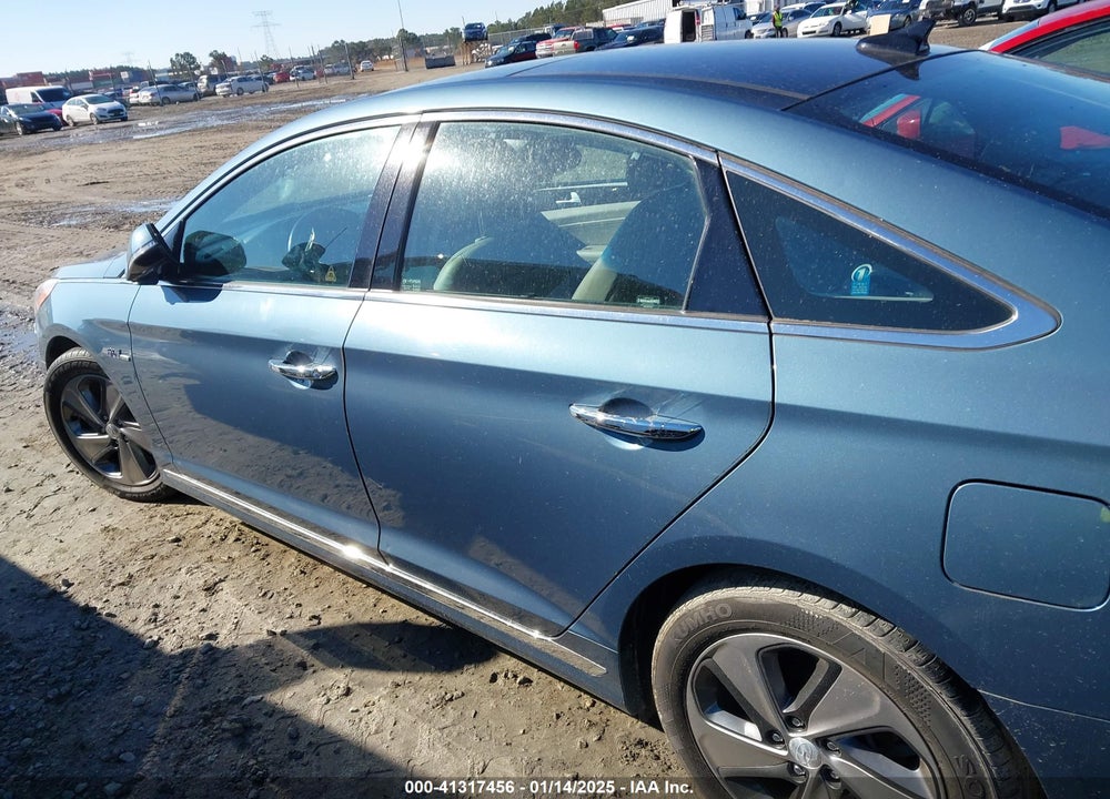 2016 HYUNDAI SONATA VIN: KMHE34L15GA008247