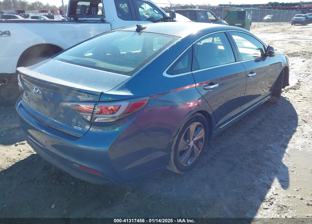 2016 HYUNDAI SONATA VIN: KMHE34L15GA008247
