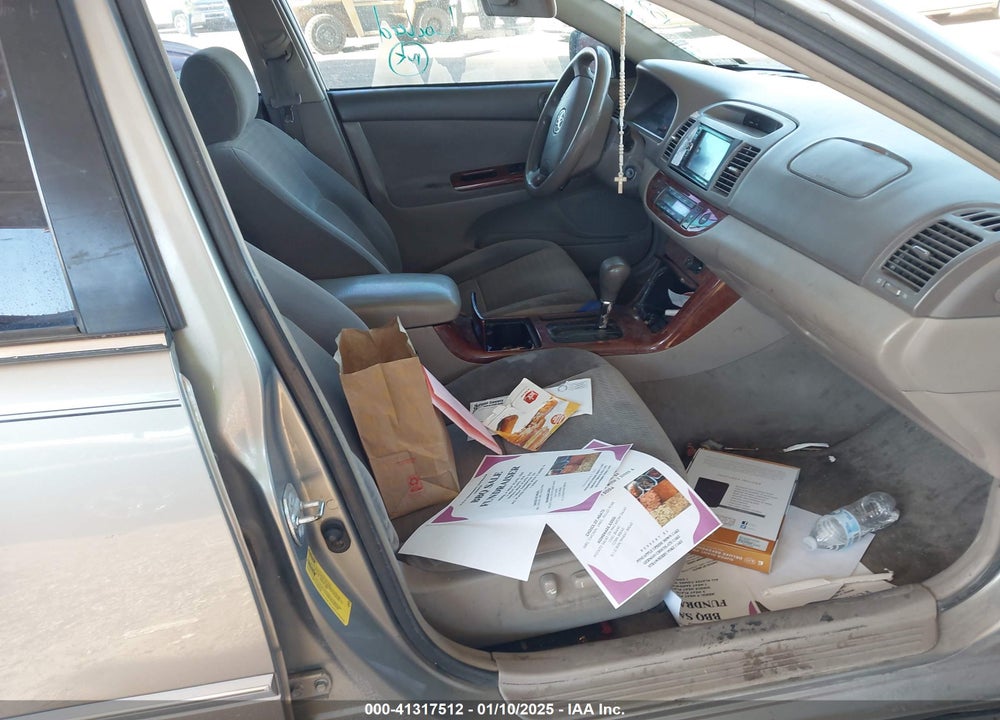2005 TOYOTA CAMRY XLE VIN: 4T1BE30K75U952244