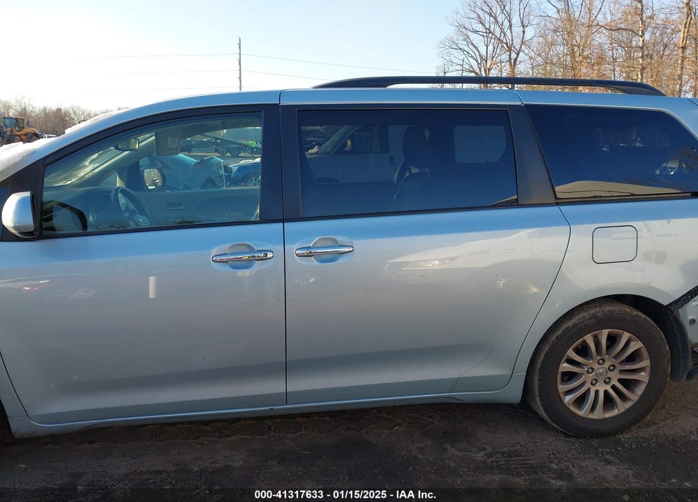 2015 TOYOTA SIENNA XLE 8 PASSENGER VIN: 5TDYK3DC9FS551312