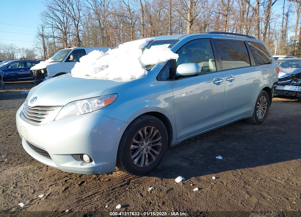2015 TOYOTA SIENNA XLE 8 PASSENGER VIN: 5TDYK3DC9FS551312
