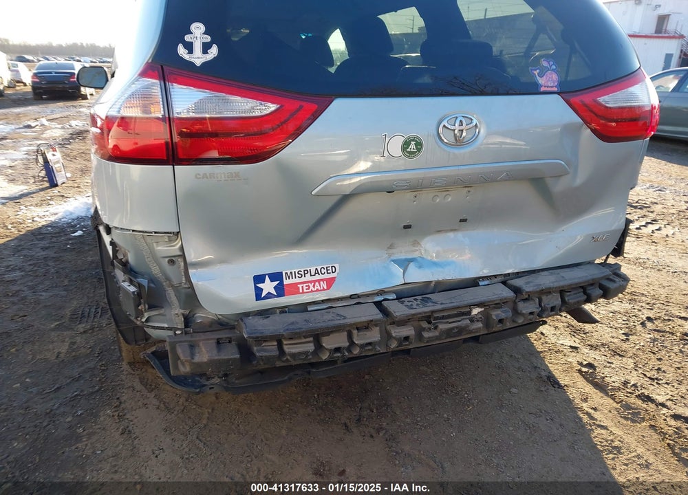 2015 TOYOTA SIENNA XLE 8 PASSENGER VIN: 5TDYK3DC9FS551312