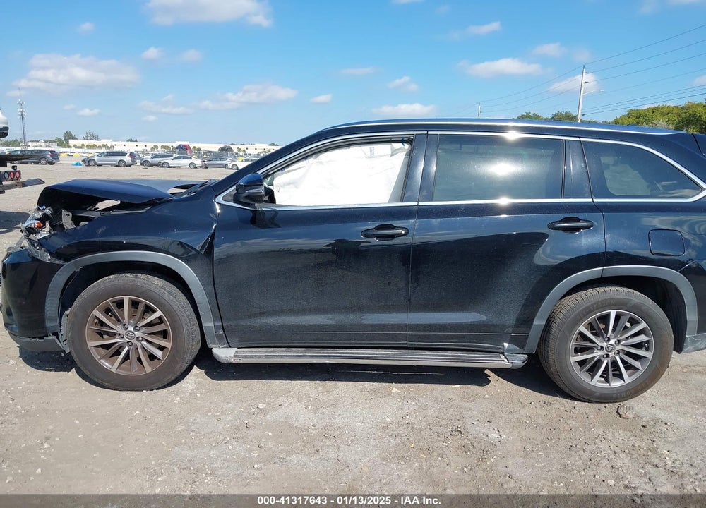 2017 TOYOTA HIGHLANDER XLE VIN: 5TDKZRFH4HS518363