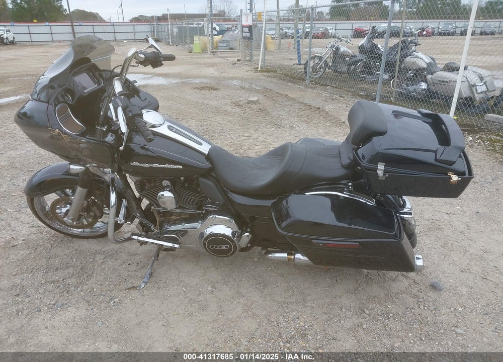 2016 HARLEY-DAVIDSON FLTRXS ROAD GLIDE SPECIAL VIN: 1HD1KTM1XGB645089