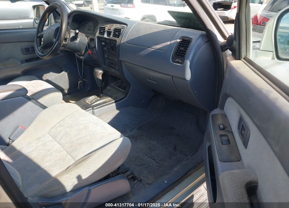 2000 TOYOTA 4RUNNER SR5 VIN: JT3GN86R7Y0163099