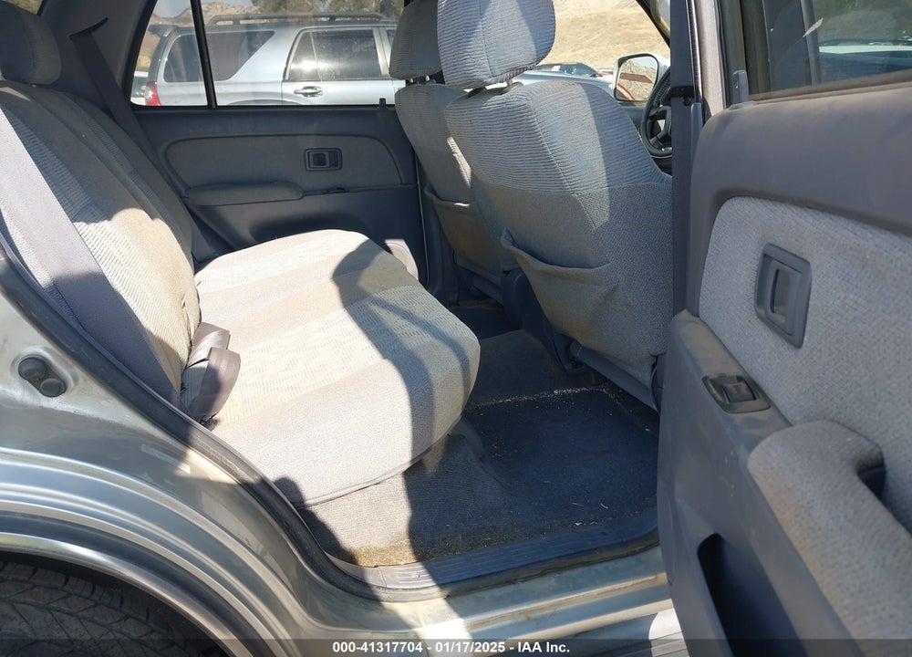 2000 TOYOTA 4RUNNER SR5 VIN: JT3GN86R7Y0163099