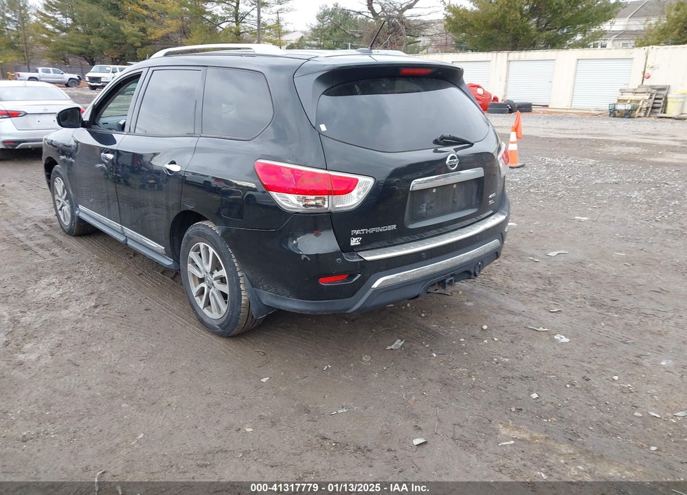 2015 NISSAN PATHFINDER SL VIN: 5N1AR2MM5FC630120