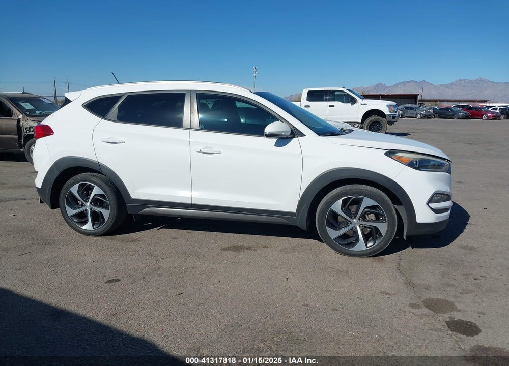 2016 HYUNDAI TUCSON VIN: KM8J33A25GU073747