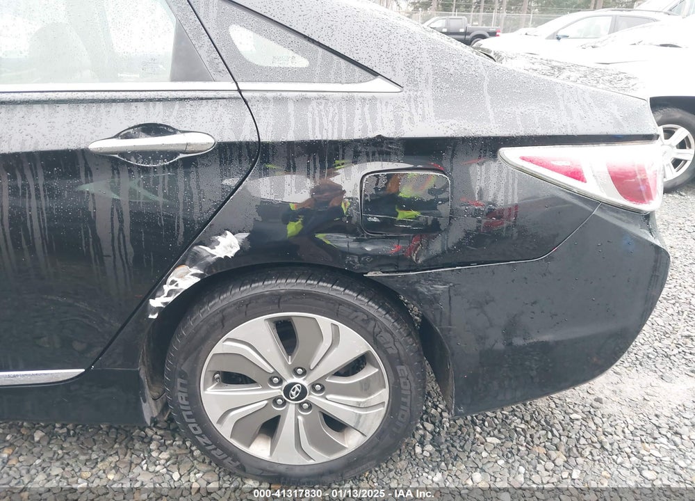 2014 HYUNDAI SONATA HYBRID VIN: KMHEC4A40EA106676