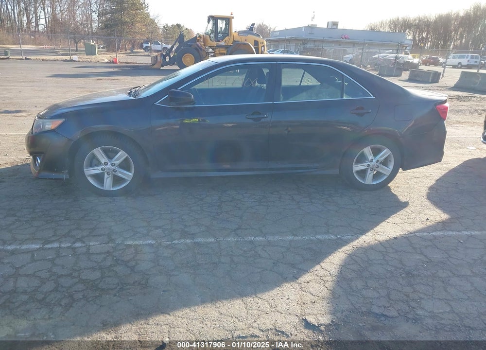 2014 TOYOTA CAMRY SE VIN: 4T1BF1FK4EU752205