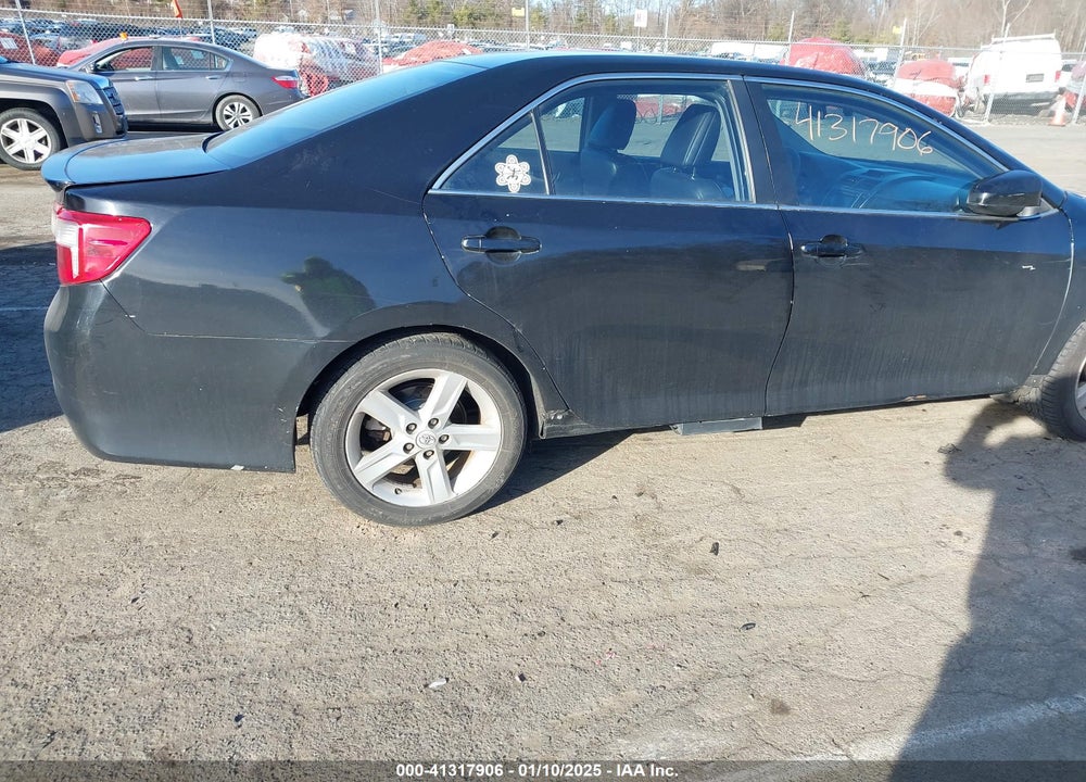 2014 TOYOTA CAMRY SE VIN: 4T1BF1FK4EU752205