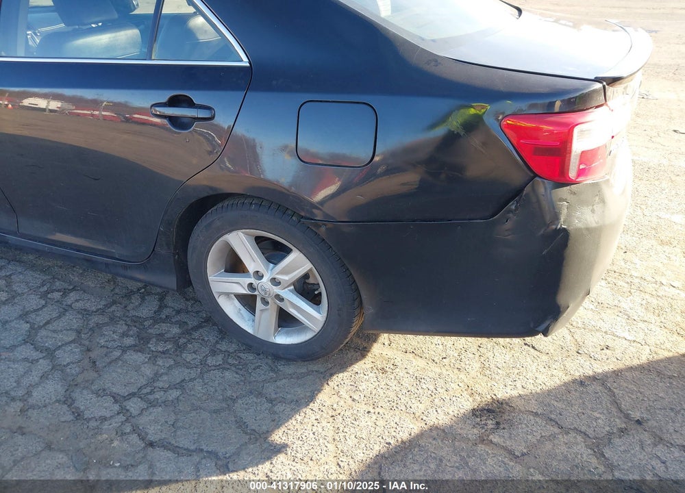 2014 TOYOTA CAMRY SE VIN: 4T1BF1FK4EU752205