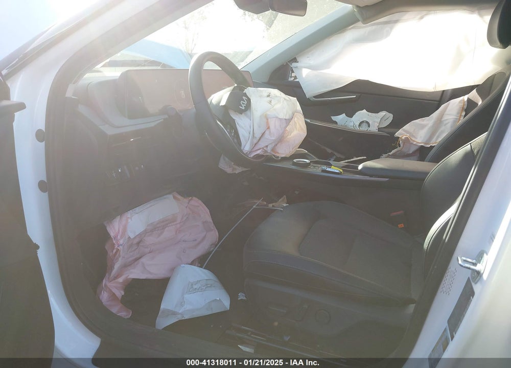 2023 KIA EV6 VIN: KNDC34LB1P5608728