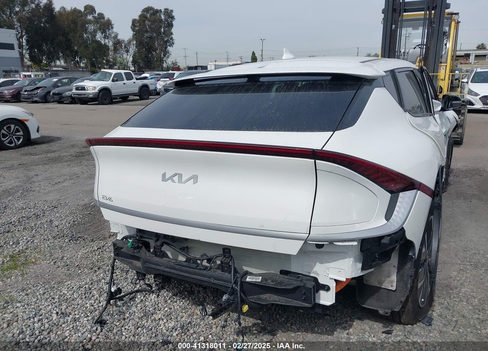 2023 KIA EV6 VIN: KNDC34LB1P5608728