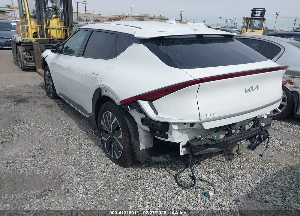 2023 KIA EV6 VIN: KNDC34LB1P5608728