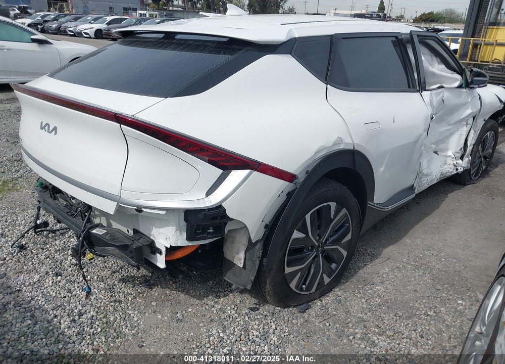 2023 KIA EV6 VIN: KNDC34LB1P5608728
