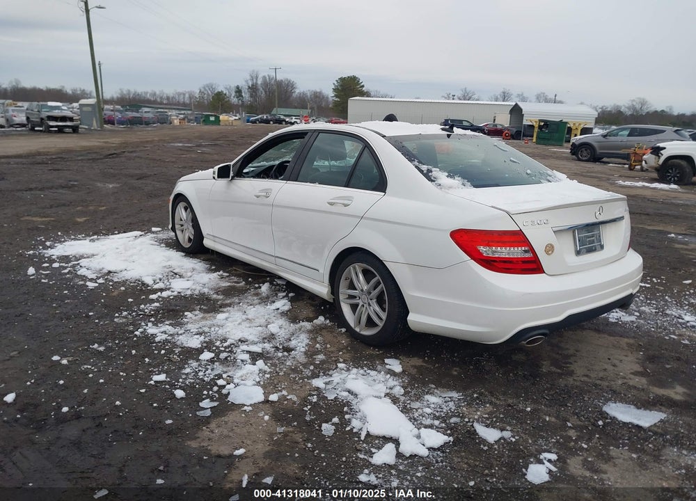 2013 MERCEDES-BENZ C 300 LUXURY 4MATIC/SPORT 4MATIC VIN: WDDGF8AB7DR267946