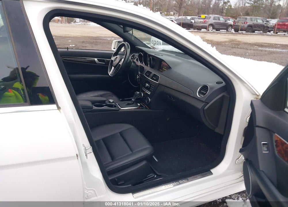 2013 MERCEDES-BENZ C 300 LUXURY 4MATIC/SPORT 4MATIC VIN: WDDGF8AB7DR267946