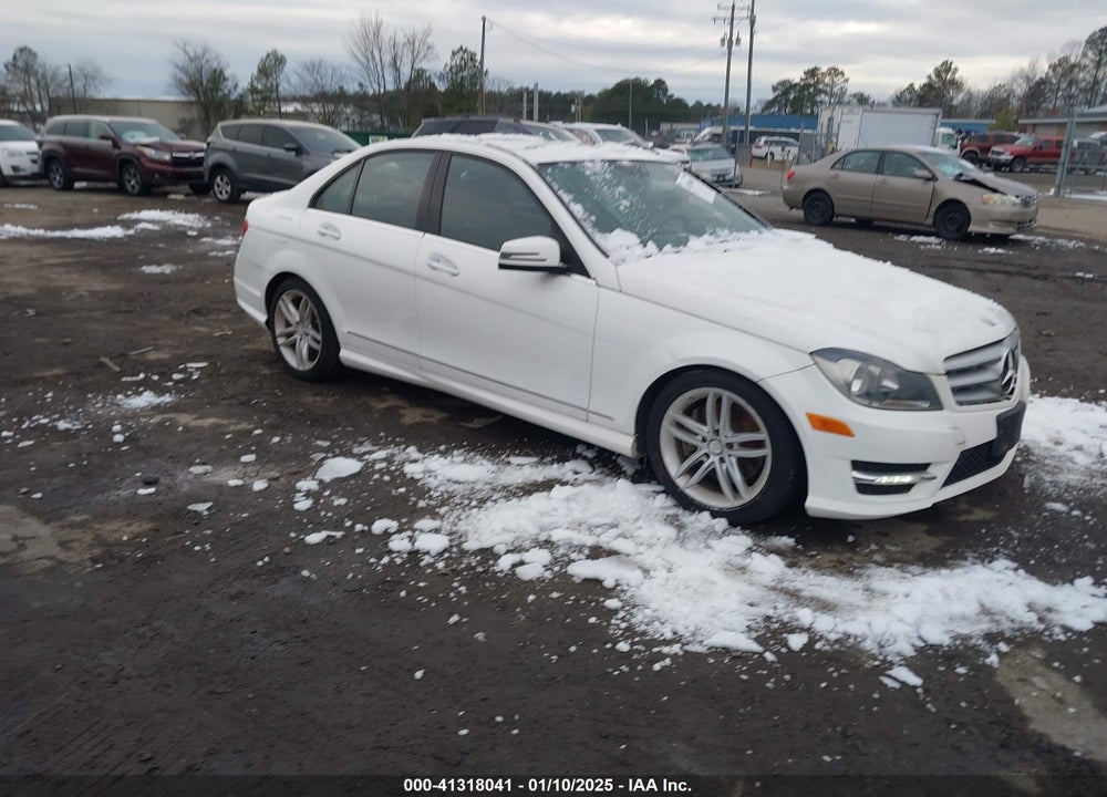 2013 MERCEDES-BENZ C 300 LUXURY 4MATIC/SPORT 4MATIC VIN: WDDGF8AB7DR267946