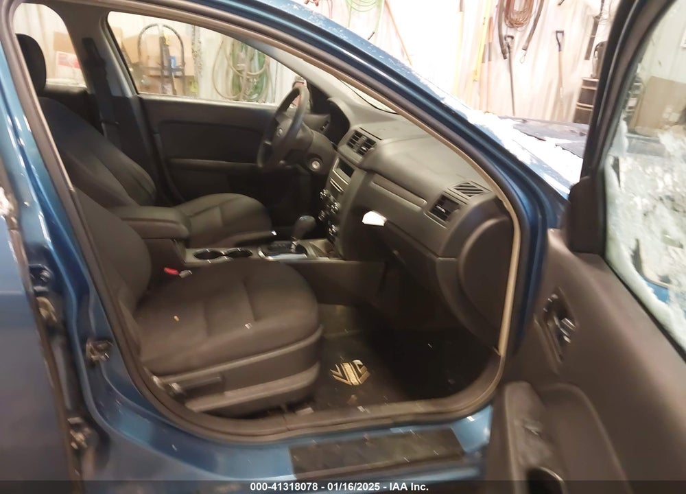 2010 FORD FUSION VIN: 3FAHP0HA7AR215278