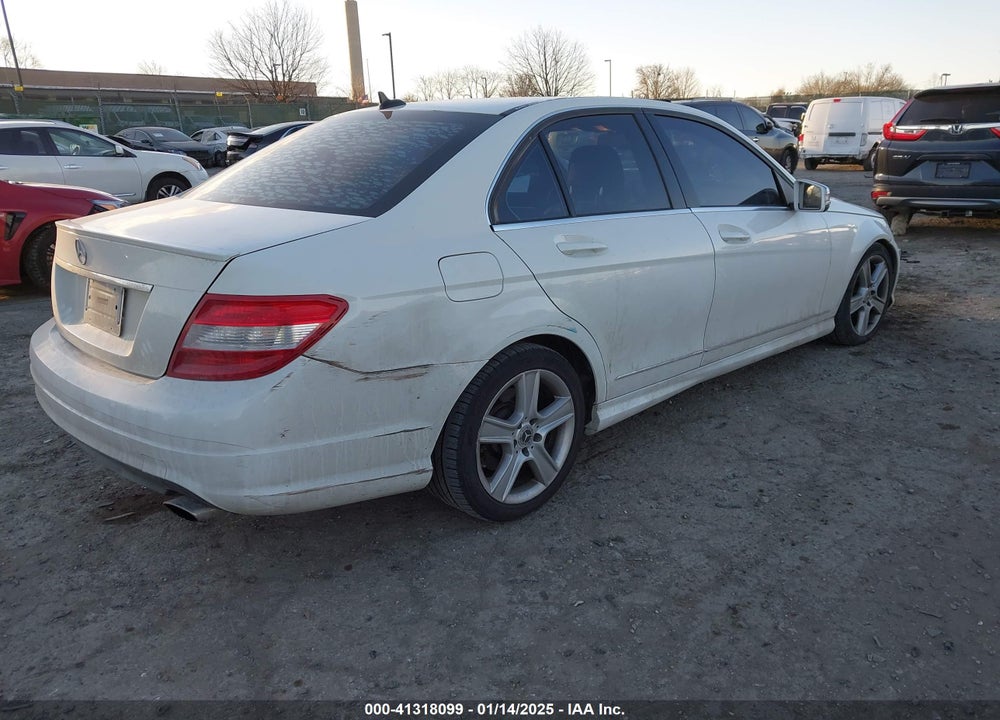 2011 MERCEDES-BENZ C 300 LUXURY 4MATIC/SPORT 4MATIC VIN: WDDGF8BB8BR179869