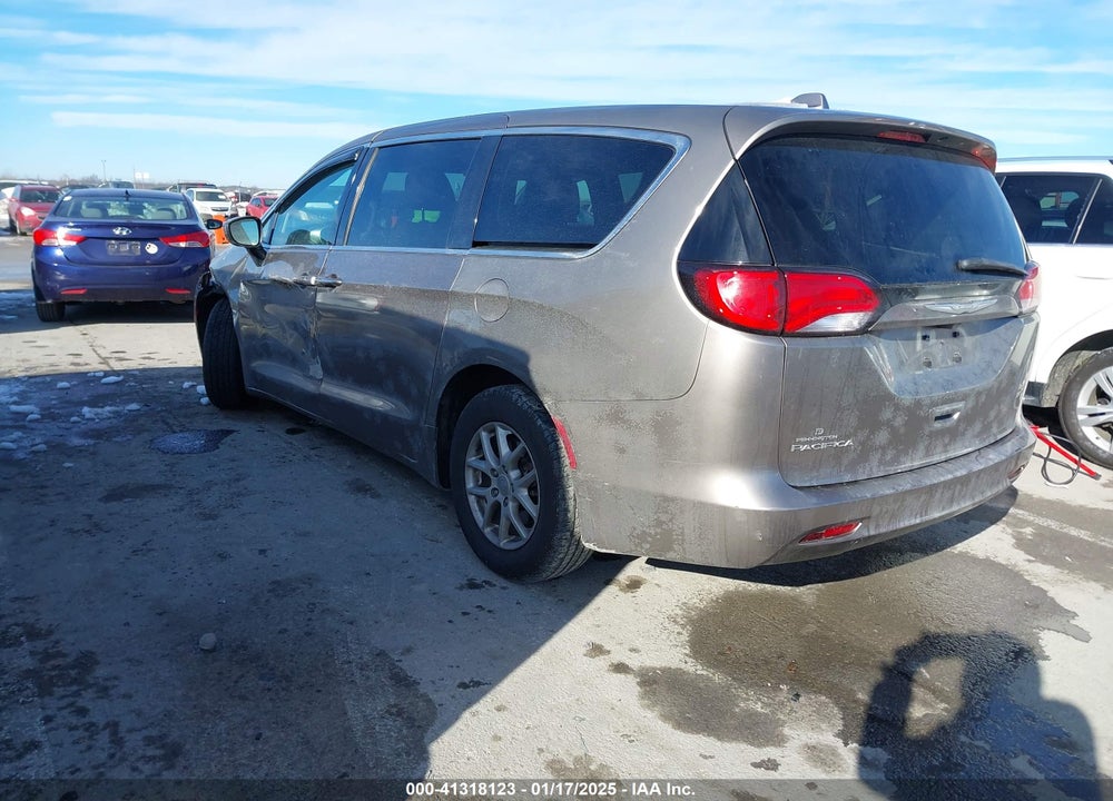 2017 CHRYSLER PACIFICA VIN: 2C4RC1CG4HR708590