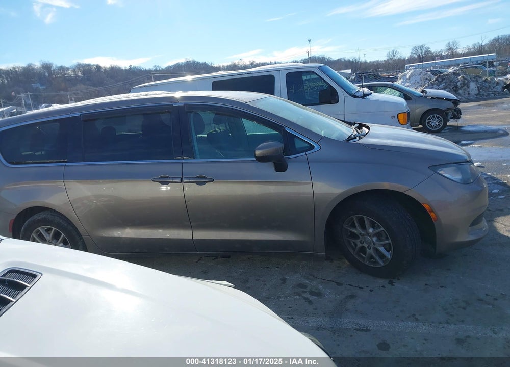 2017 CHRYSLER PACIFICA VIN: 2C4RC1CG4HR708590