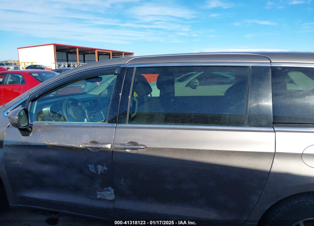 2017 CHRYSLER PACIFICA VIN: 2C4RC1CG4HR708590