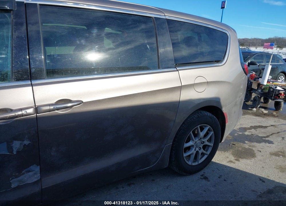 2017 CHRYSLER PACIFICA VIN: 2C4RC1CG4HR708590