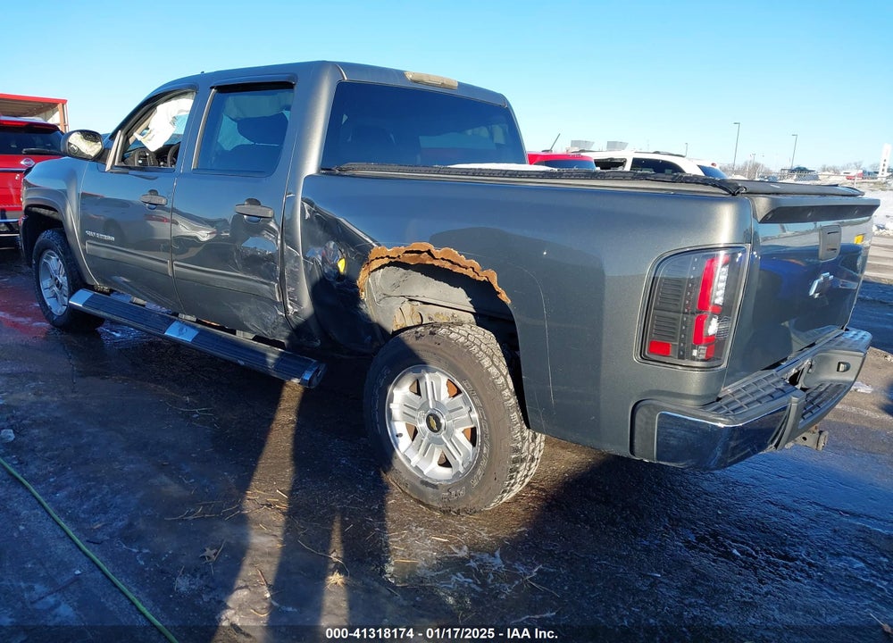 2011 CHEVROLET SILVERADO 1500 LT VIN: 3GCPKSE33BG306390