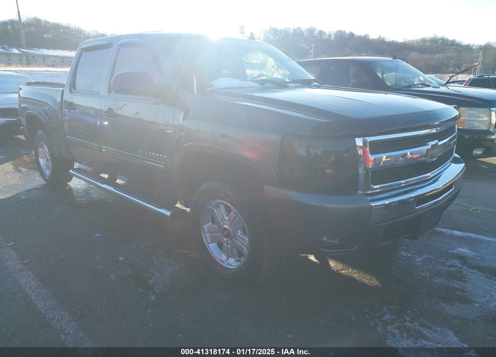 2011 CHEVROLET SILVERADO 1500 LT VIN: 3GCPKSE33BG306390