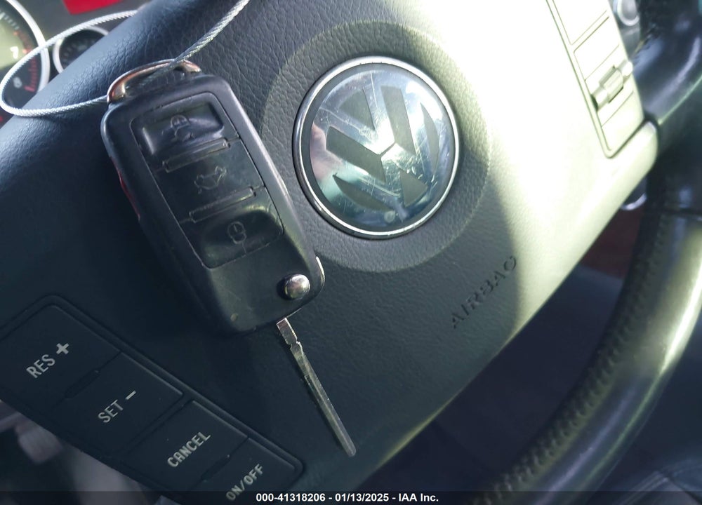 2006 VOLKSWAGEN TOUAREG VIN: WVGZG77L16D014949