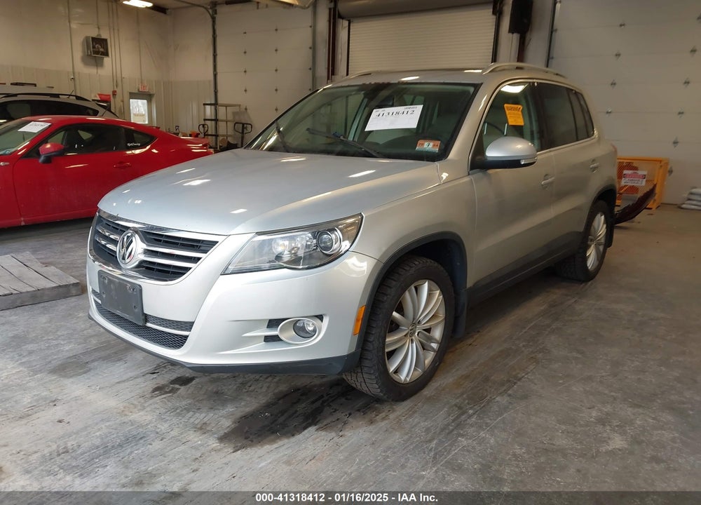 2011 VOLKSWAGEN TIGUAN SEL VIN: WVGBV7AX6BW564620
