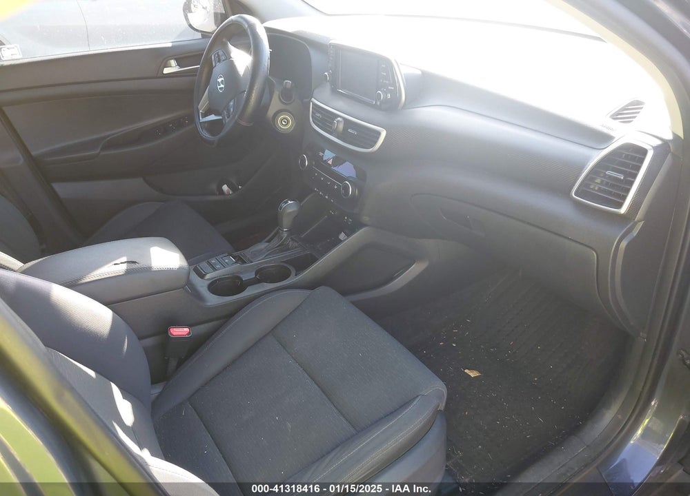 2019 HYUNDAI TUCSON SE VIN: KM8J23A43KU957196