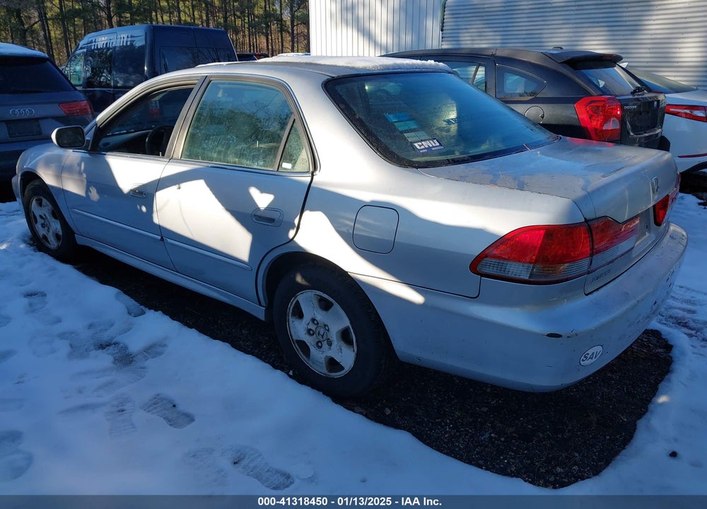 2002 HONDA ACCORD 3.0 EX VIN: 1HGCG16522A057185