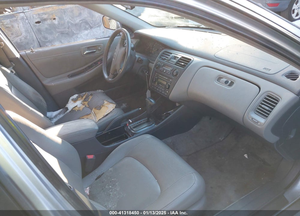 2002 HONDA ACCORD 3.0 EX VIN: 1HGCG16522A057185