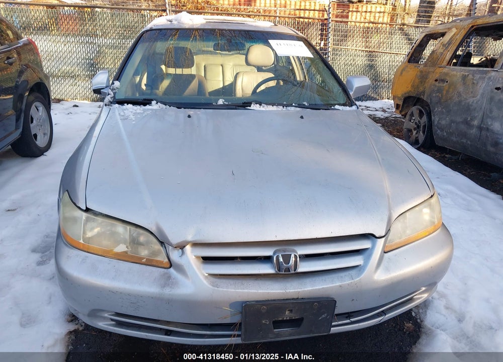 2002 HONDA ACCORD 3.0 EX VIN: 1HGCG16522A057185